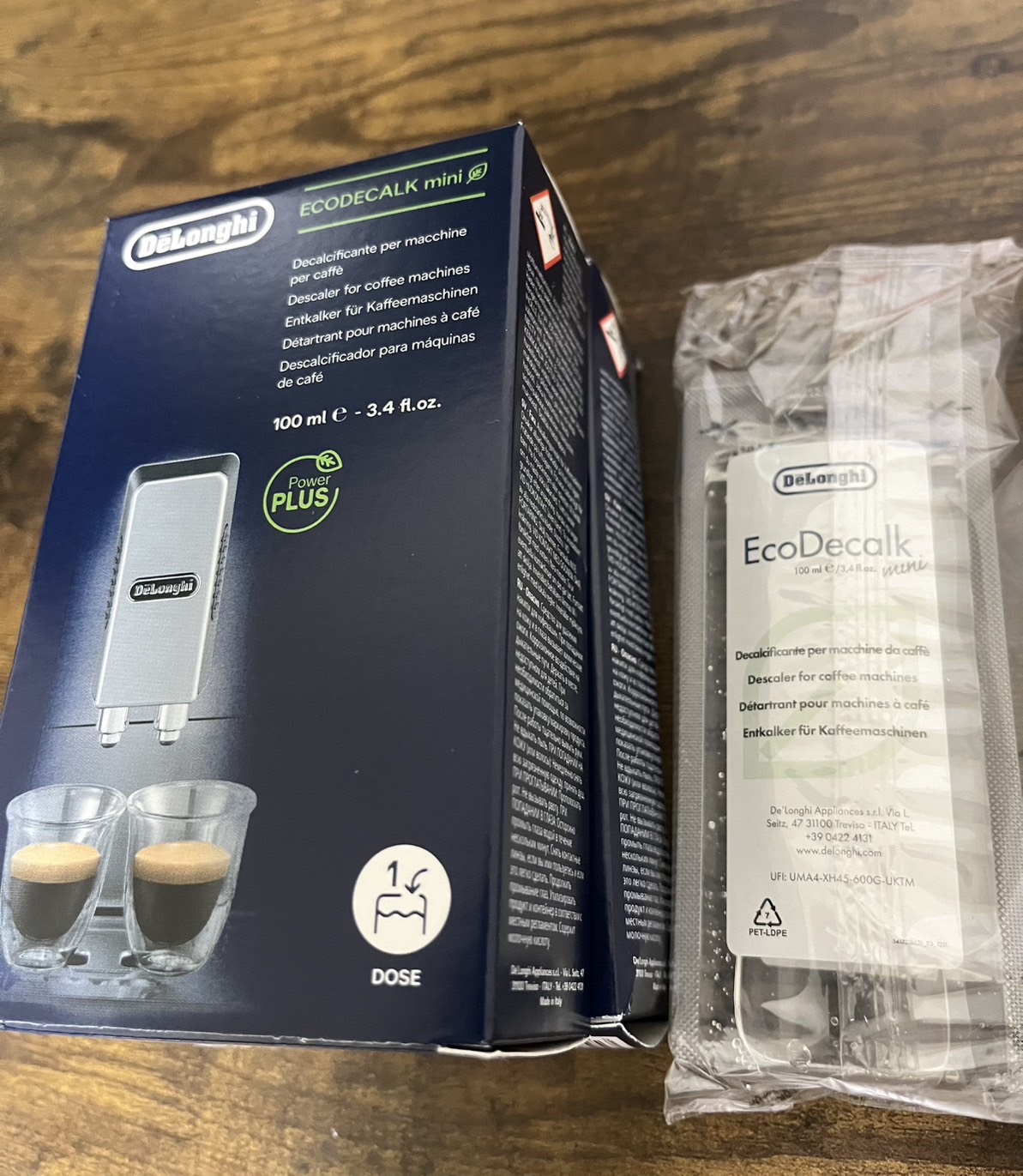 デロンギ純正除石灰剤EcoDecalk miniの箱と100mlパック